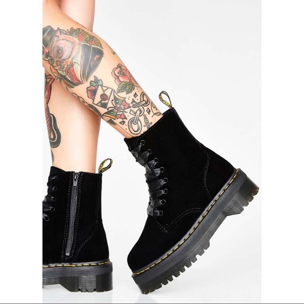 NBW, SPECIAL EDITION black velvet Doc Martens